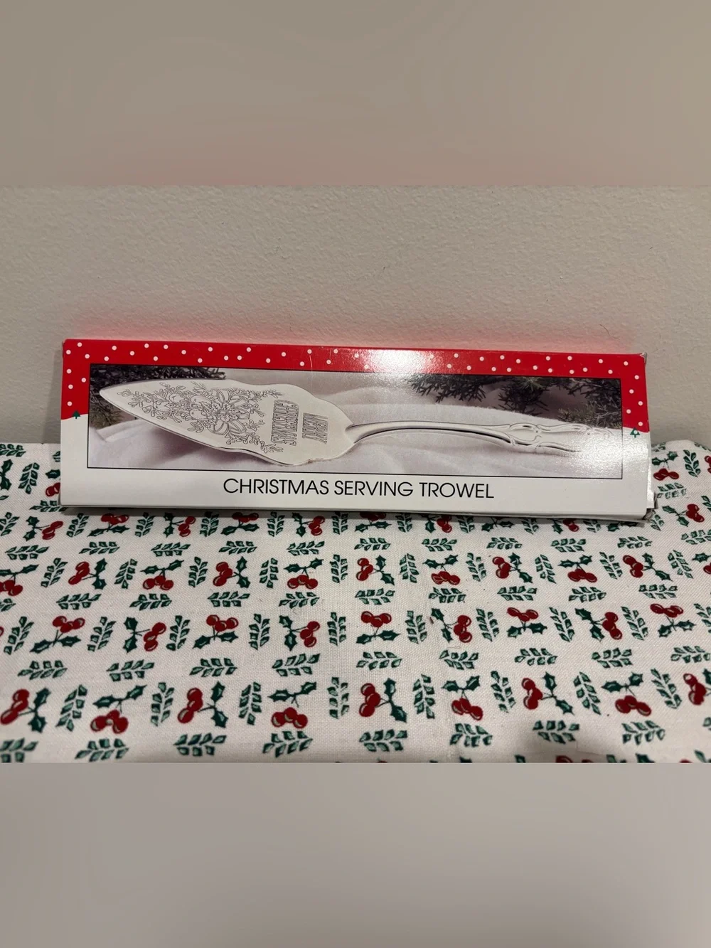 Christmas Serving Trowel in Silver - Picture 1 of 6